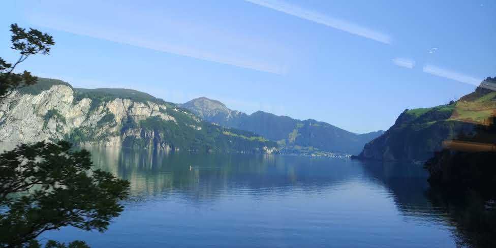 Blick aus dem Zug durch die Zentralschweiz